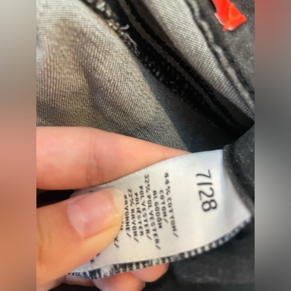 celebrity pink Distressed black jean - Picture 7 of 8